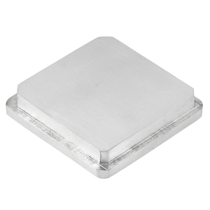 Unterseite der massiven Edelstahl Endkappe für Vierkantrohr 50 x 50 mm