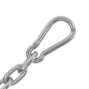 Karabinerhaken 6 x 60 an einer Kette montiert