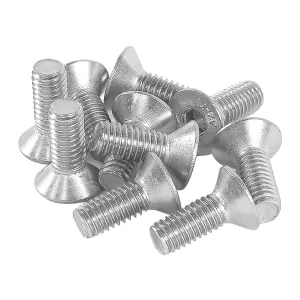 Ein Haufen Senkschrauben mit M6 x 12 mm und 16 mm