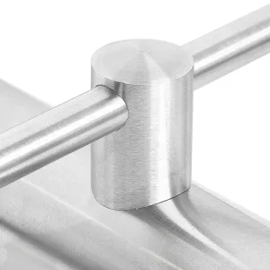 Montagebeispiel des Edelstahl Traversenhalter an einem 42,4 mm Pfosten